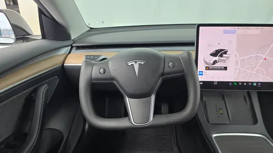 Tesla 3 AWD 2022 13