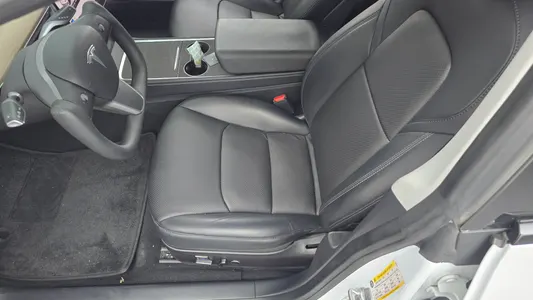 Tesla 3 AWD 2022 26