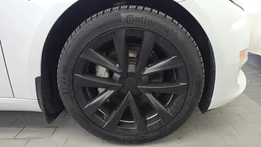 Tesla 3 AWD 2022 21