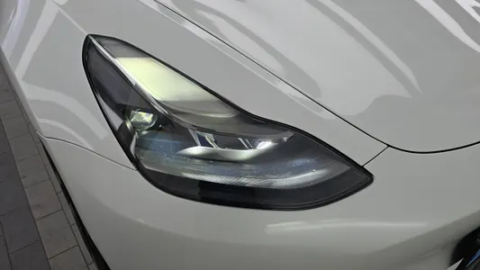 Tesla 3 AWD 2022 22