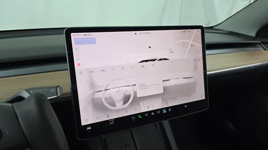 Tesla 3 AWD 2022 28