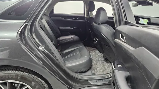 Kia K5 3 2.0 2021 11