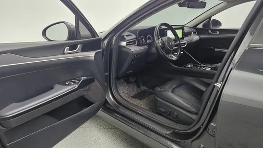 Kia K5 3 2.0 2021 10