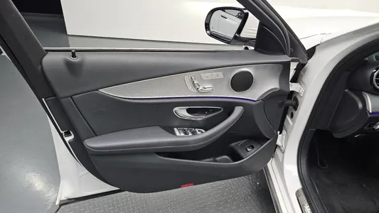 Mercedes-Benz E-Class W213 E300 2019 24