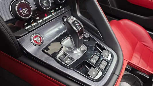 Jaguar F-TYPE P380 R- 2019 9