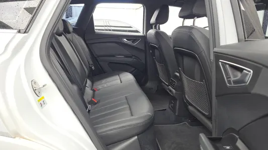 Audi Q4 e- (F4) 40 2022 12