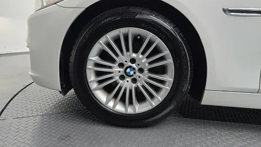 BMW 5 Series (F10) 520d 2014 5