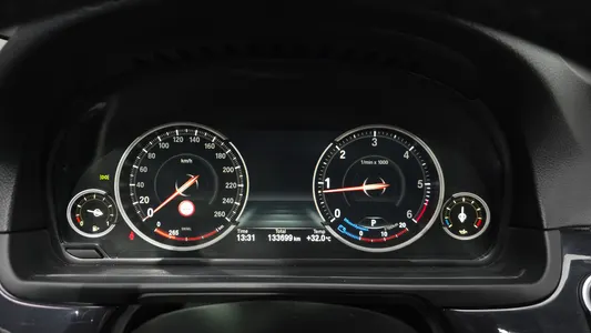 BMW 5 Series (F10) 520d 2014 8
