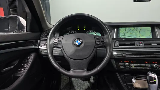 BMW 5 Series (F10) 520d 2014 12