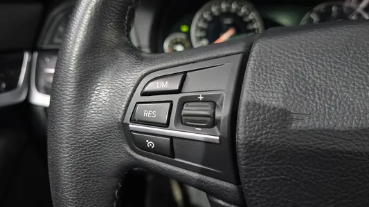 BMW 5 Series (F10) 520d 2014 28