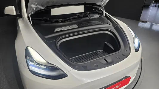 Tesla Y AWD 2021 6