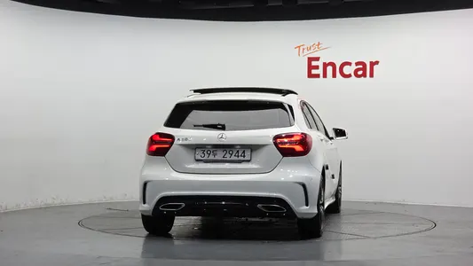 Mercedes-Benz A-Class W176 A200 AMG Line 2018 4