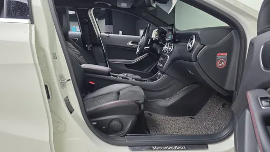Mercedes-Benz A-Class W176 A200 AMG Line 2018 11