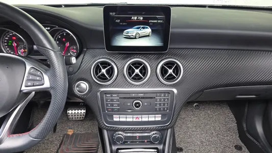 Mercedes-Benz A-Class W176 A200 AMG Line 2018 16