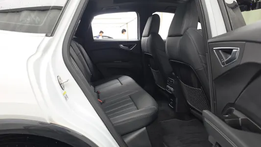 Audi Q4 e- (F4) 45 2025 12