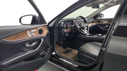 Mercedes-Benz E-Class W213 E220d 4MATIC 2019 10