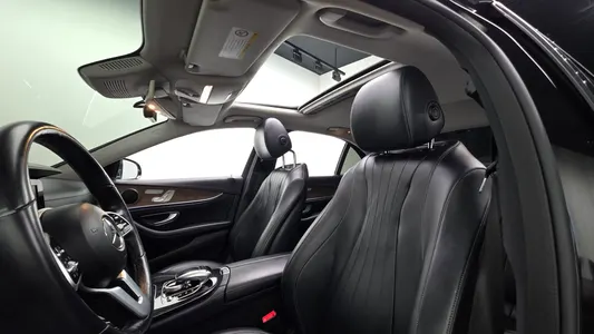 Mercedes-Benz E-Class W213 E220d 4MATIC 2019 16