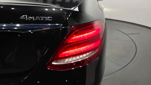 Mercedes-Benz E-Class W213 E220d 4MATIC 2019 23
