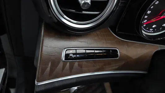 Mercedes-Benz E-Class W213 E220d 4MATIC 2019 29