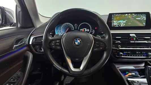 BMW 5 Series (G30) 530i xDrive 2018 13