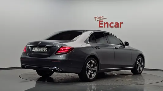 Mercedes-Benz E-Class W213 E220d 2019