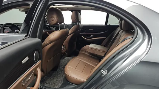 Mercedes-Benz E-Class W213 E220d 2019 10