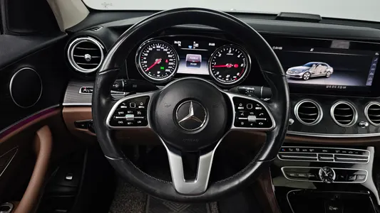 Mercedes-Benz E-Class W213 E220d 2019 12