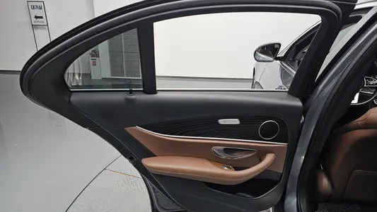 Mercedes-Benz E-Class W213 E220d 2019 25