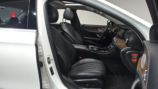 Mercedes-Benz E-Class W213 E300 4MATIC 2018 10