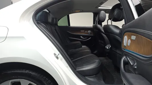 Mercedes-Benz E-Class W213 E300 4MATIC 2018 11