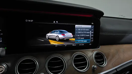 Mercedes-Benz E-Class W213 E300 4MATIC 2018 17