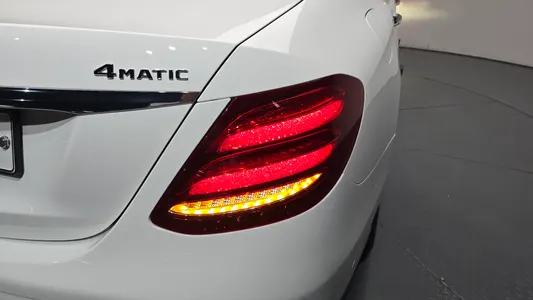 Mercedes-Benz E-Class W213 E300 4MATIC 2018 23