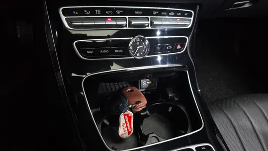 Mercedes-Benz E-Class W213 E300 4MATIC 2018 32
