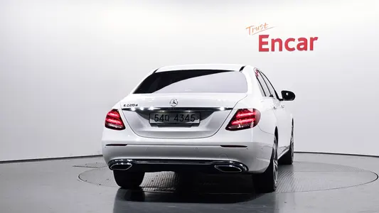 Mercedes-Benz E-Class W213 E220d 2019 4