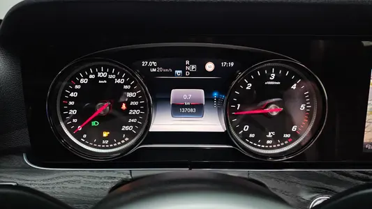 Mercedes-Benz E-Class W213 E220d 2019 8