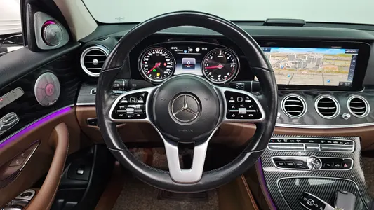 Mercedes-Benz E-Class W213 E220d 2019 13