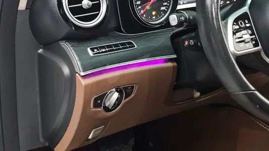 Mercedes-Benz E-Class W213 E220d 2019 14