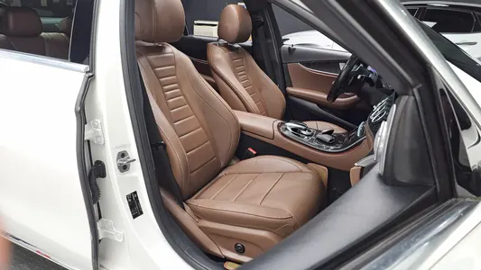 Mercedes-Benz E-Class W213 E220d 2019 10