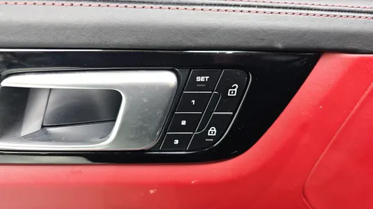 Porsche (PO536) 4.0 2022 37