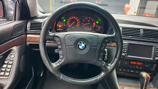 BMW 7 Series 740iL 2001 13