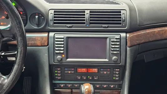 BMW 7 Series 740iL 2001 14