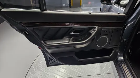 BMW 7 Series 740iL 2001 25