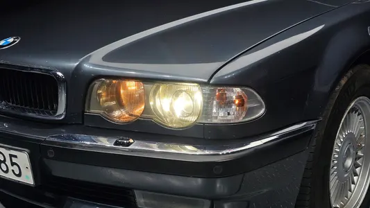 BMW 7 Series 740iL 2001 22