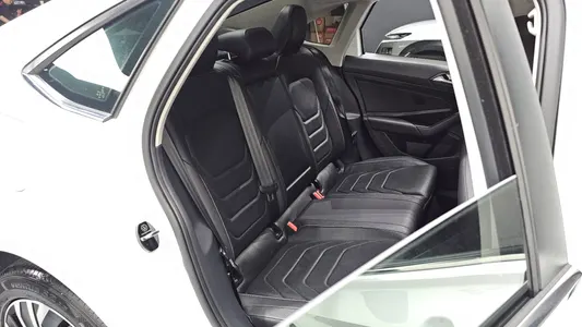 Volkswagen 7 1.4 TSI 2021 26