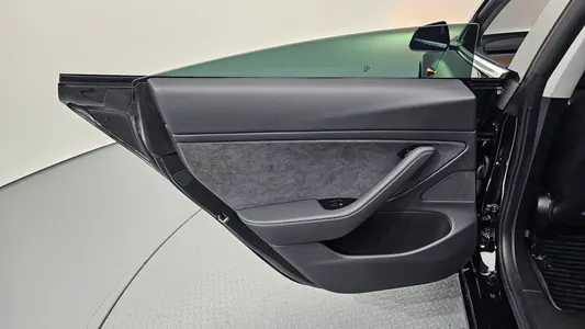 Tesla 3 AWD 2020 26
