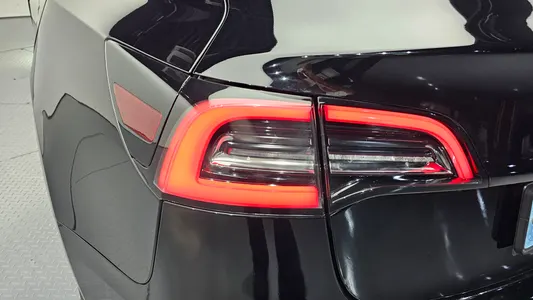 Tesla 3 AWD 2020 24