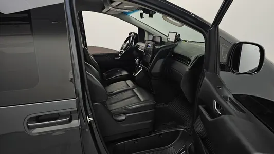 Hyundai Staria 3 2022 11