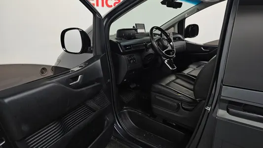 Hyundai Staria 3 2022 10