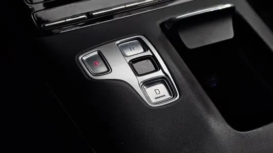 Hyundai IG 3.0 LPi () 2022 9