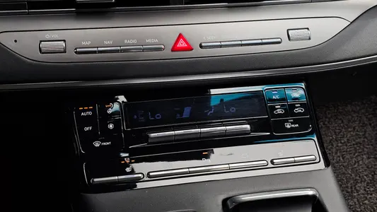 Hyundai IG 3.0 LPi () 2022 29